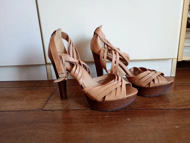 Sandália Arezzo 38 caramelo