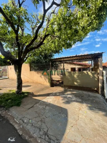 Sobrado com 04 quartos na região norte de Londrina