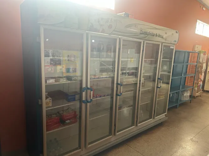 Freezer laticínio e frios 5 porta 