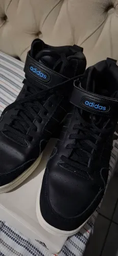 Tênis Adidas 43 semi novo
