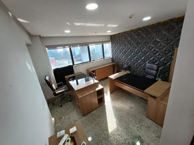 Sala comercial mobiliada, com 29 metros quadrados, Fórum Bussines no Adrianópolis - Mana