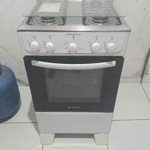 Fogão semi novo 
