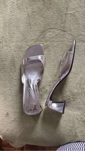 Sapato Metalizado. Zara. 37.
