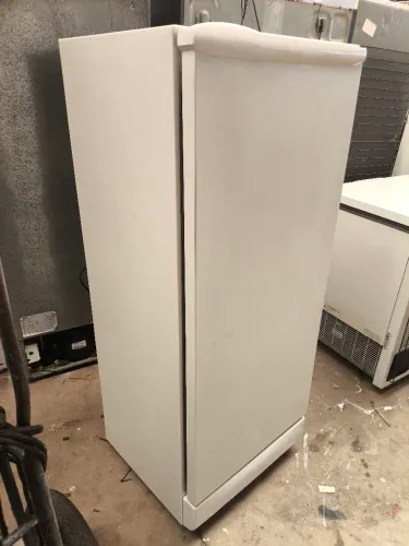 Vendo geladeira barato bem conservada só 499.00