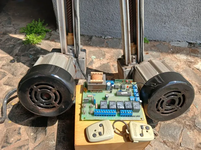 Motor portão o Par Pivoltante com placa Duplo comando