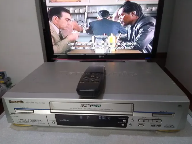 Vídeo K7 Panasonic, VHS NVFJ615, 7 cabeças, Wi-Fi stereo,com controle remoto original.