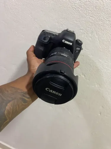Kit Canon 6d Mark Ii 27 Mil Clicks + 24-70mm F/2.8 (usado)