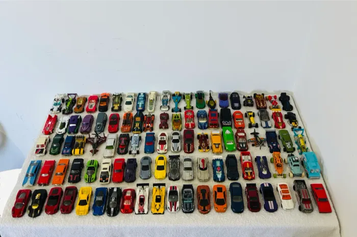 Lote de Hot Wheels (Ferrari, lamborghini e muito mais)