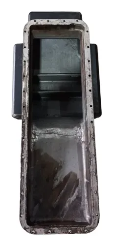 Cárter de óleo motor CUMMINS ISL 8.9 com detalhes 4995085