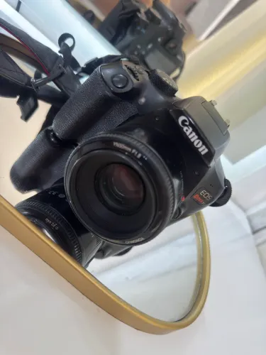 Câmera cânon t6 + lente 50mm + bolsa + alça + cartão de memória 