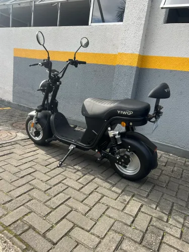 Moto elétrica novinha YIWU X16 HARLEY