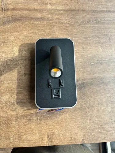 Arandela de Cabeceira Led com entrada Usb 