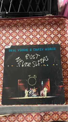 LP Neil Young & Crazy Horse - Rust Never Sleeps 1979 | Vinil + Encarte