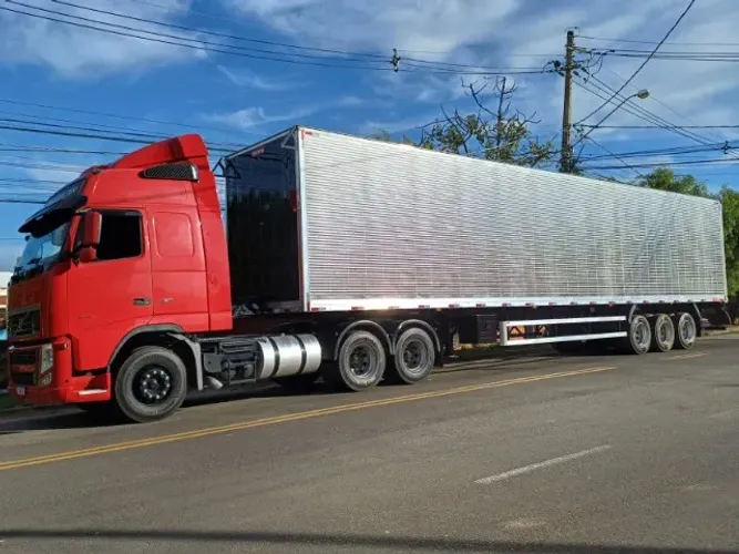 Conjunto FH 460 aut. 2013/2013 + Baú 30 paletes 2025/2025 (TRABALHANDO)