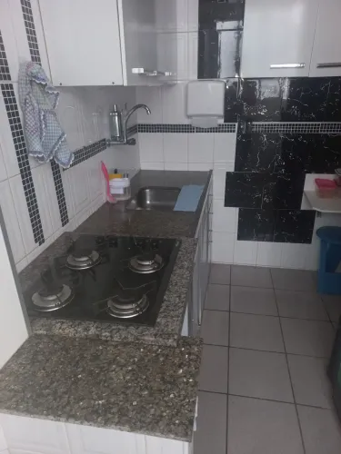 Alugo apto de 2 quartos mobiliado muito bem localizado. Maiores informações pelo zap