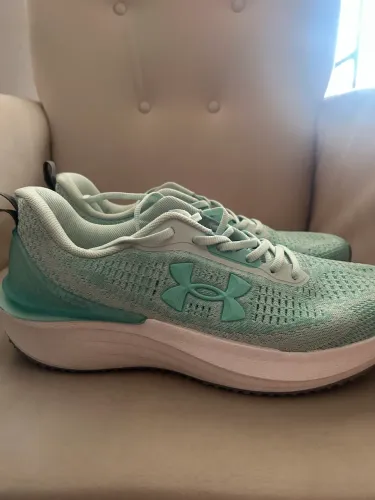 Tênis Under Armour Charged Skyline 4 Verde Claro Verde