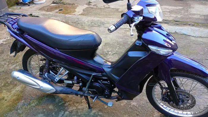 Vendo Yamaha Crypton 115cc cor roxa