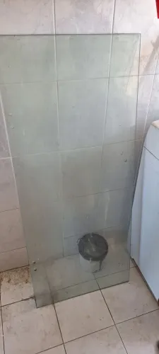 Porta de Vidro serve como mesa
