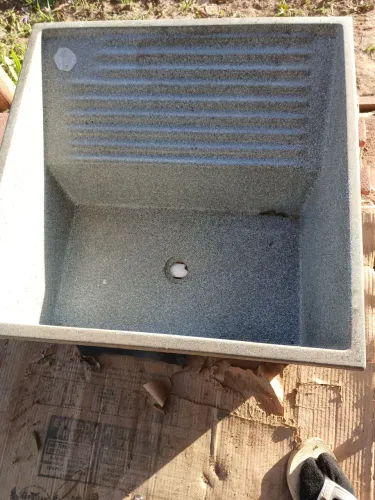 VENDO TAMQUE GRANDE DE FIBRA ÓTIMO ESTADO 140 REAIS