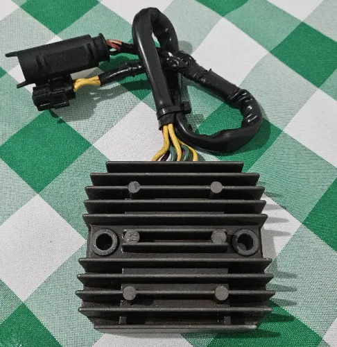 Retificador/regulador De Voltagem - Bmw - F650 Gs / F700 Gs / F800 Gs / F800 R