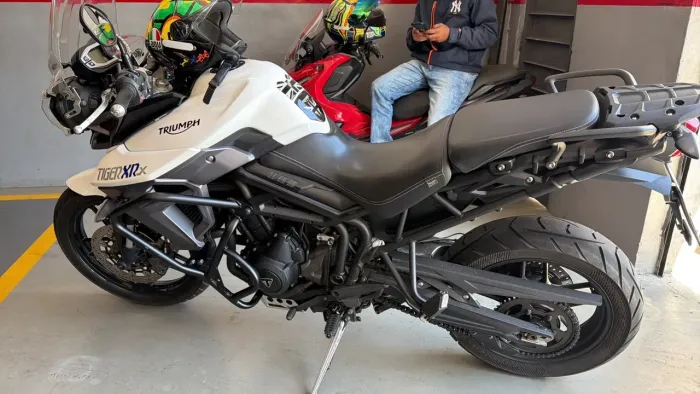 Triumph Tiger 800 XRX - Excelente Estado