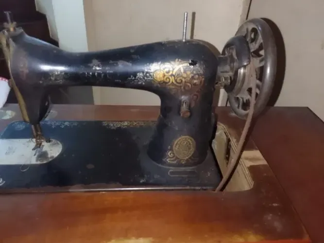 MAQUINA DE COSTURA