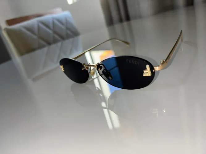 Óculos FENDI