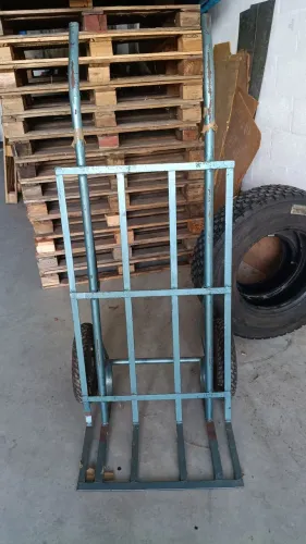 Carrinho de movimentação de produtos