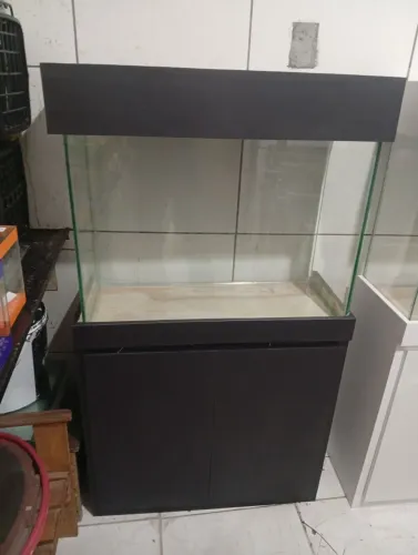 Aquário com móvel 2 porta