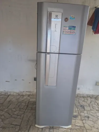 Geladeira Electrolux Frost Free Duplex - Funcionando