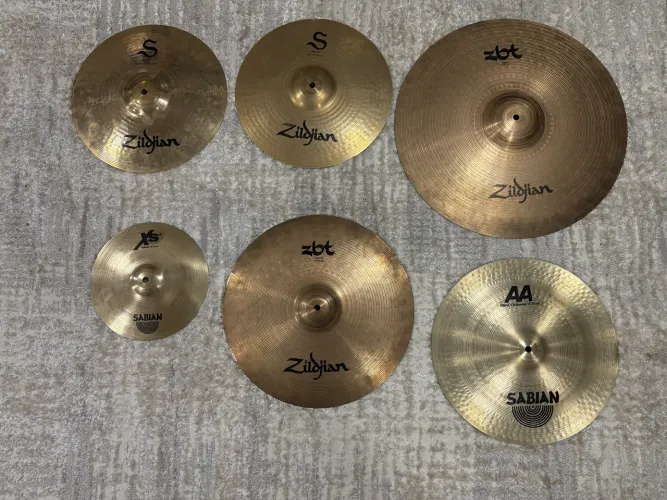 Kit Pratos Zildjian e Sabian (aceito proposta)