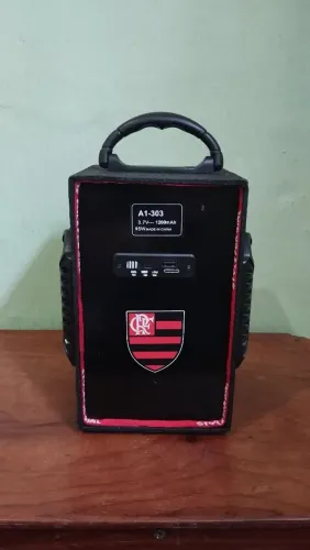 CAIXA DE SOM DE MADEIRA 10 WATTS
