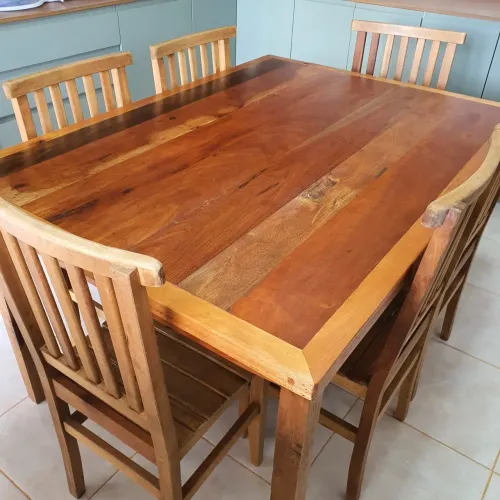 Mesa madeira maciça 1x1,50 com 6 cadeiras