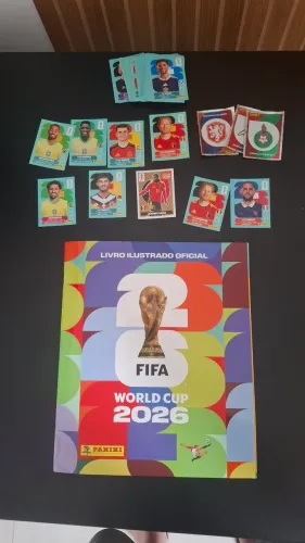 Álbum da copa do mundo 2026 com 848 figurinhas coladas + 160 repetidas