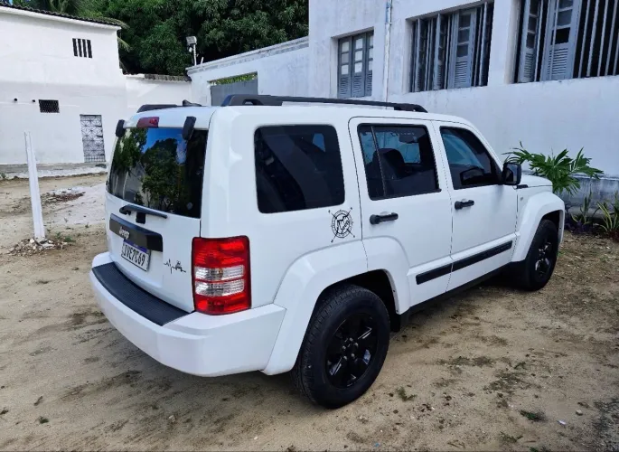 Jeep Cherokee Sport 3.7 4X4 V6 12V Aut. 2012
