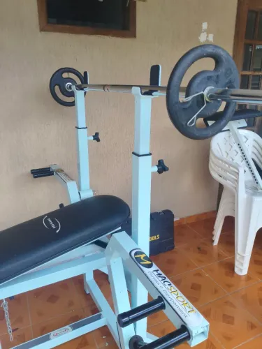 Equipamento multiuso para exercícios