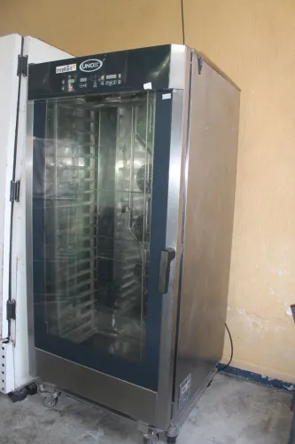 Forno Combinado Unox com Carrinho