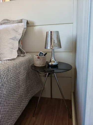 Mesa de canto vidro