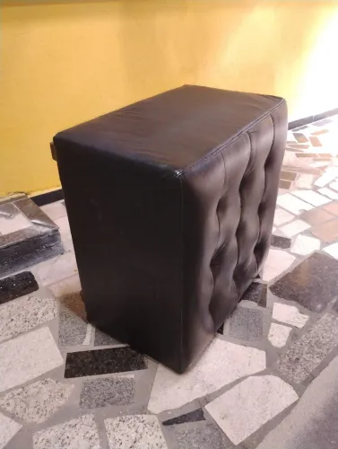 Puf preto usado