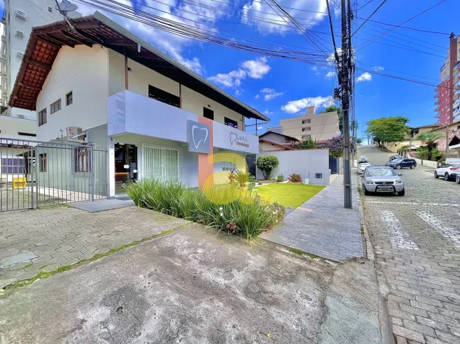 EXCELENTE CASA PARA LOCAÇÃO NO BAIRRO VILA NOVA
