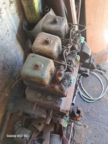 Vendo motor MWM 3 cilindros 222 completo para embarcação.