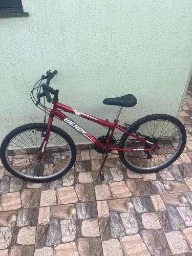 Bicicleta aro 24 com 18 marchas Pneus novos