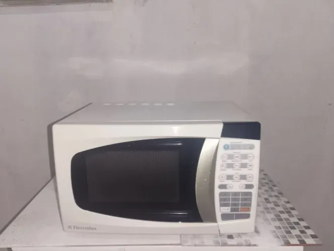 Microondas Eletrolux 20 litros