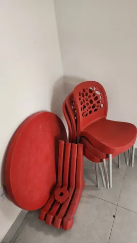 Mesa + 04 cadeiras