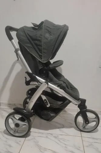 Conjunto de carrinho de bebê mais bebê conforto