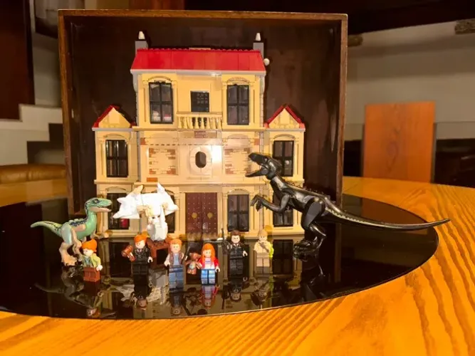 LEGO Jurassic World Indoraptor em Fúria na Mansão Lockwood 75930 ORIGINAL