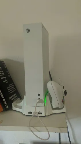 XBOX SERIES S C/ BASE RECARREGÁVEL