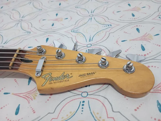 Contra Baixo Fender Jazz Bass 5 Cordas