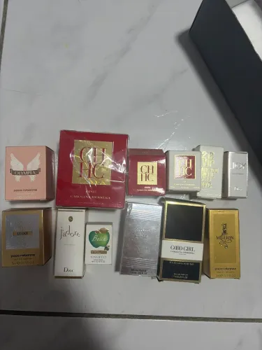 Caixa de mini perfumes