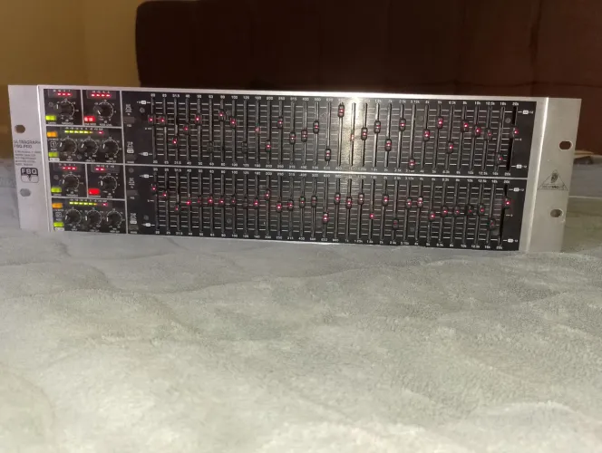Equalizador Behringer Ultragraph Pro FBQ6200